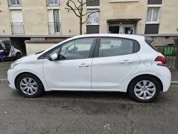 Utilisé 2016 Peugeot 208 Business-Line Citadine | 5 290 € (Bon prix)