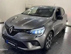 Gris Utilisé 2023 Renault Clio V Evolution Berline | 15 799 € (Prix juste)