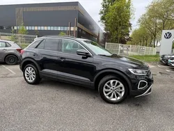 Utilisé 2024 VW T-Roc Edition SUV | 26 790 € (Prix assez cher)