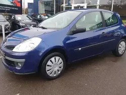 Bleu Utilisé 2006 Renault Clio II Citadine | 6 800 € (Prix cher)