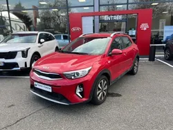 Rouge Utilisé 2024 Kia Stonic Active SUV | 18 550 € (Prix juste)