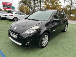 Noir Utilisé 2011 Renault Clio II Berline | 5 990 € (Prix cher)