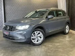 Gris Utilisé 2021 VW Tiguan Life SUV | 30 758 € (Prix juste)