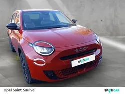 Rouge Nouvelle 2025 Fiat 600 Style | 25 990 € (Prix juste)