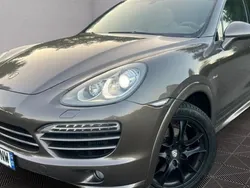 Gris Utilisé 2012 Porsche Cayenne SUV | 23 999 € (Bon prix)