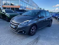 Gris Utilisé 2019 Peugeot 208 Signature Sky Citadine | 9 480 € (Prix juste)