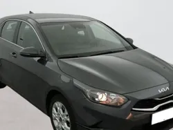 Noir Utilisé 2022 Kia Ceed Berline | 16 990 € (Prix juste)