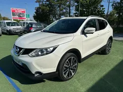 Blanc Utilisé 2015 Nissan Qashqai Tekna SUV | 14 990 € (Prix assez cher)