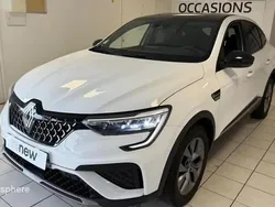 Blanc Utilisé 2024 Renault Arkana Techno SUV | 26 299 € (Prix juste)