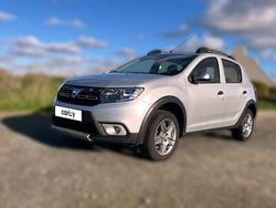 Gris Occasion 2017 Dacia Sandero Stepway Berline | 9 490 € (Bon prix)