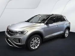 Gris Utilisé 2024 VW T-Roc Style SUV | 30 758 € (Prix juste)