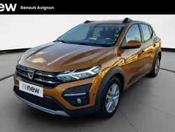 Orange Utilisé 2022 Dacia Sandero Comfort Citadine | 14 999 € (Prix juste)