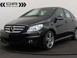 Noir Utilisé 2011 Mercedes B180 Monospace | 6 495 € (Bon prix)