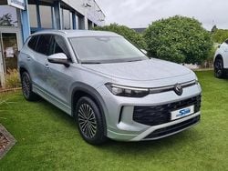 Gris Nouvelle 2025 VW Tayron Life SUV | 42 800 € (Prix juste)