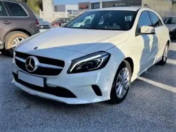 Blanc Utilisé 2017 Mercedes A180 Berline | 18 990 € (Prix juste)