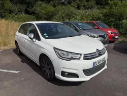 Blanc Utilisé 2015 Citroën C4 PureTech Berline | 5 990 € (Prix juste)
