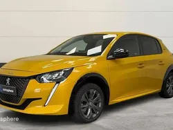 Jaune Utilisé 2022 Peugeot e-208 Style Citadine | 16 599 € (Prix juste)