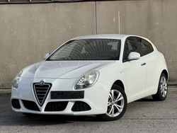 Blanc Utilisé 2012 Alfa Romeo Giulietta Berline | 3 450 €