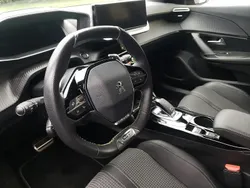 Rouge Utilisé 2021 Peugeot 2008 GT SUV | 16 600 € (Prix juste)