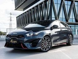 Gris Utilisé 2023 Kia ProCeed 3 Citadine | 29 950 € (Prix juste)