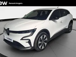 Blanc Utilisé 2022 Renault Mégane Evolution SUV | 24 390 € (Prix juste)