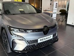 Gris Utilisé 2024 Renault Mégane Iconic SUV | 41 000 €