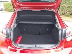 Rouge Utilisé 2022 Peugeot 208 Allure Citadine | 14 499 € (Prix juste)