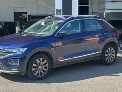 Bleu Utilisé 2020 VW T-Roc SUV | 23 990 € (Prix juste)