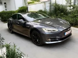 Gris Utilisé 2018 Tesla Model S Berline | 23 990 € (Prix juste)