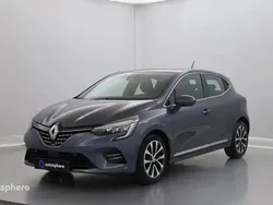 Gris Utilisé 2022 Renault Clio V Intens Berline | 15 799 € (Prix juste)
