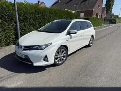 Utilisé 2014 Toyota Auris Touring Sports Break | 10 000 € (Prix juste)