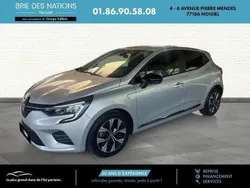 Gris Utilisé 2023 Renault Clio V Evolution Berline | 16 890 € (Prix juste)