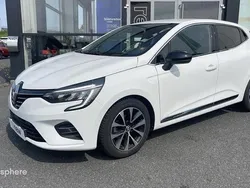 Blanc Utilisé 2023 Renault Clio V Techno Berline | 16 499 € (Prix juste)