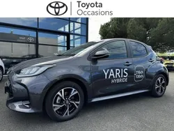 Gris Utilisé 2025 Toyota Yaris Hybrid Design | 23 900 € (Prix juste)