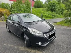 Noir Utilisé 2013 Peugeot 208 Citadine | 6 800 € (Super prix)