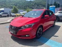 Rouge Utilisé 2022 Nissan Leaf Acenta Citadine | 14 990 € (Prix juste)