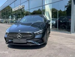 Noir Nouvelle 2025 Mercedes A200 AMG line Berline | 45 490 € (Prix assez cher)