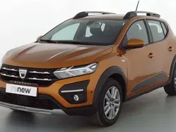 Orange Utilisé 2021 Dacia Sandero Comfort Citadine | 13 999 € (Prix juste)