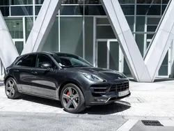 Gris Utilisé 2017 Porsche Macan Turbo Performance Package SUV | 64 990 € (Prix cher)