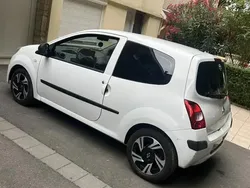 Utilisé 2009 Renault Twingo Authentique Citadine | 2 799 € (Prix juste)