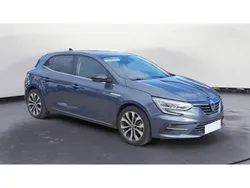 Gris Utilisé 2024 Renault Mégane IV Techno Berline | 23 990 € (Prix juste)