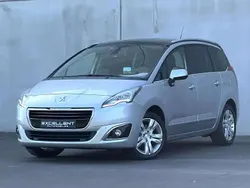 Gris Utilisé 2016 Peugeot 5008 Style Monospace | 10 450 € (Prix juste)