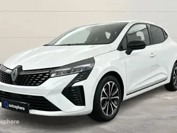 Blanc Utilisé 2024 Renault Clio V Techno Berline | 18 499 € (Prix juste)