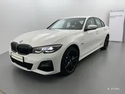 Blanc Utilisé 2022 BMW 330e M Sport Break | 39 490 € (Prix juste)