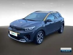Gris magnétique métallisé / toit jaune Occasion 2022 Kia Stonic GT-Line SUV | 15 900 € (Prix juste)