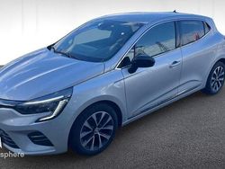 Gris Utilisé 2023 Renault Clio V Techno Berline | 16 479 € (Prix assez cher)