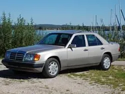 Argent Utilisé 1992 Mercedes E230 Berline | 7 950 €