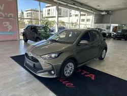Utilisé 2023 Toyota Yaris Hybrid Business Edition Berline | 19 980 € (Prix juste)