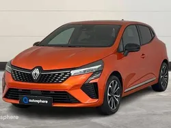 Orange Utilisé 2024 Renault Clio V Techno Berline | 22 299 € (Prix assez cher)