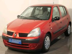 Rouge Utilisé 2005 Renault Clio GrandTour Campus Break | 3 990 €